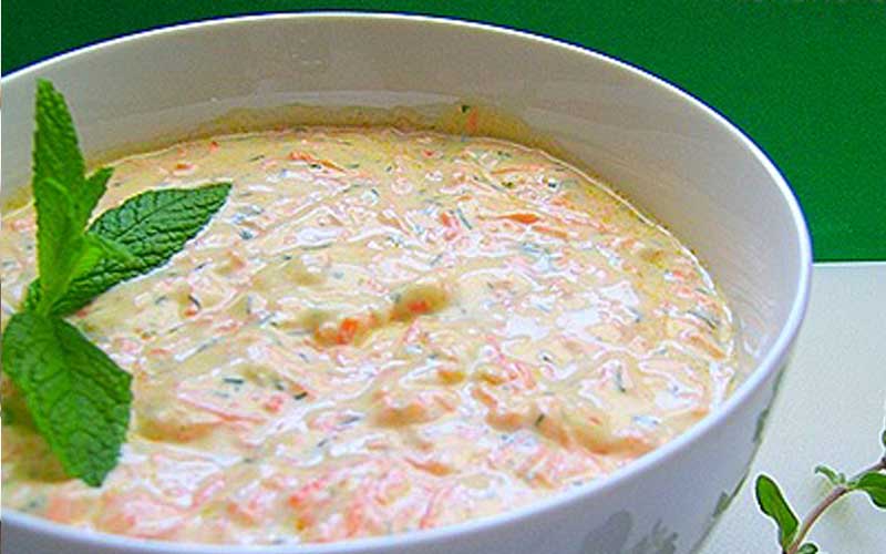 tzatziki-paradosiako-me-karoto-kai-anitho